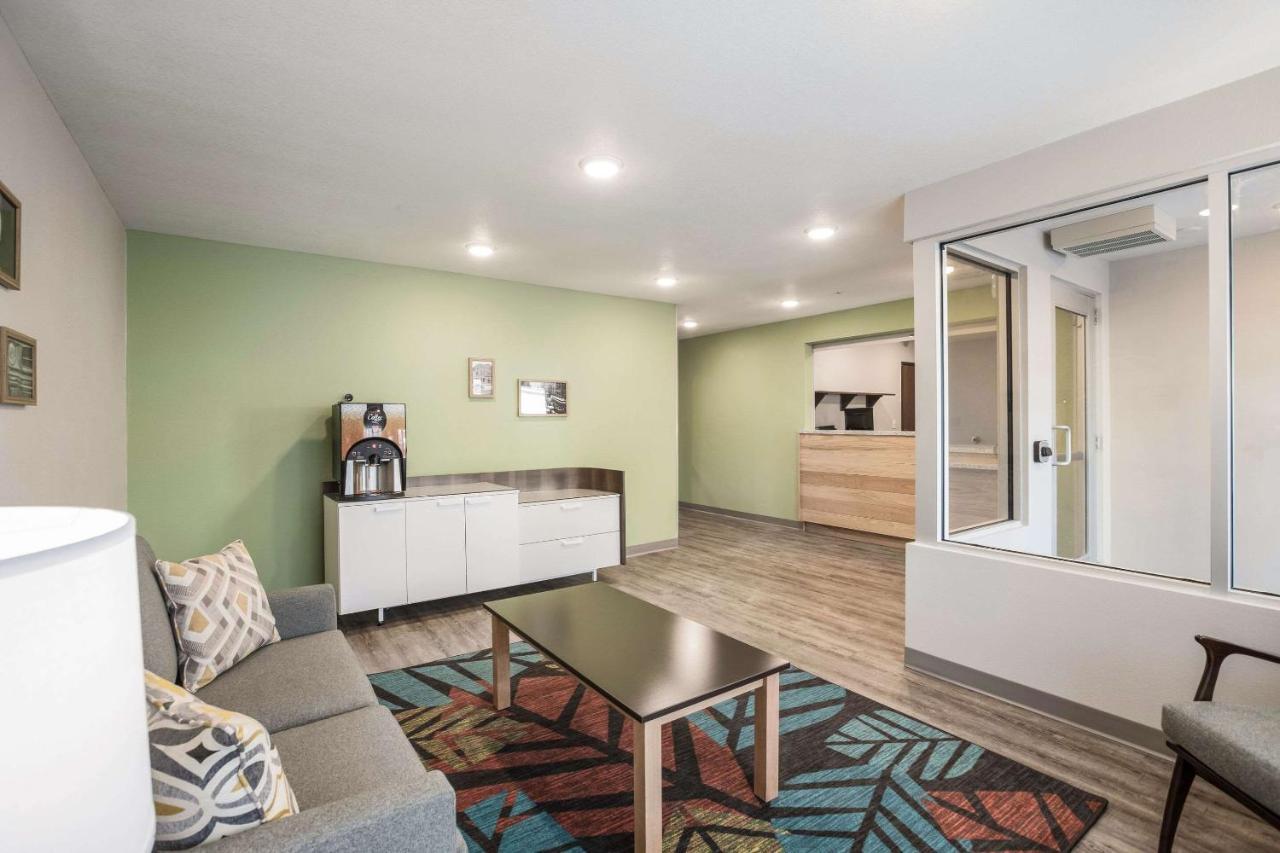 Woodspring Suites Detroit マディソン・ハイツ エクステリア 写真