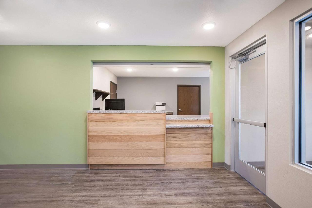 Woodspring Suites Detroit マディソン・ハイツ エクステリア 写真