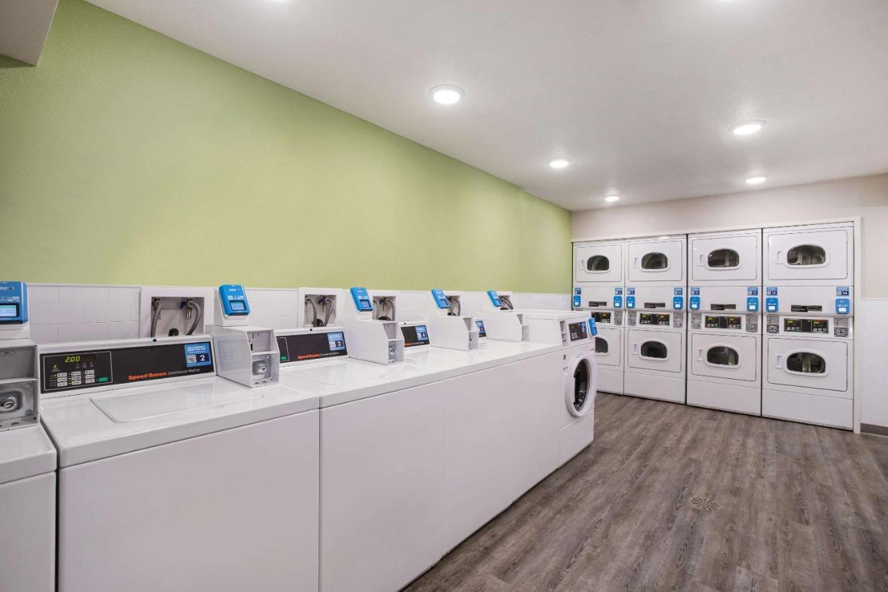 Woodspring Suites Detroit マディソン・ハイツ エクステリア 写真