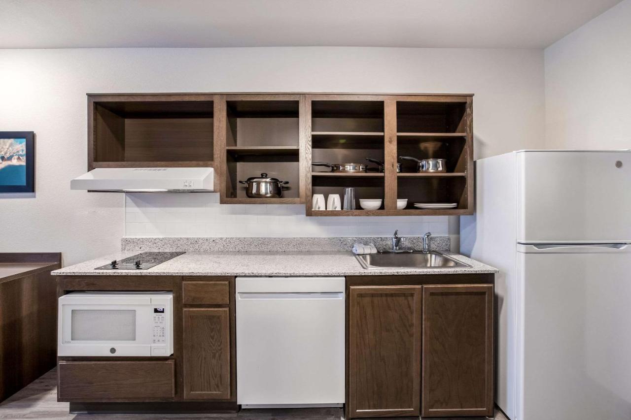 Woodspring Suites Detroit マディソン・ハイツ エクステリア 写真