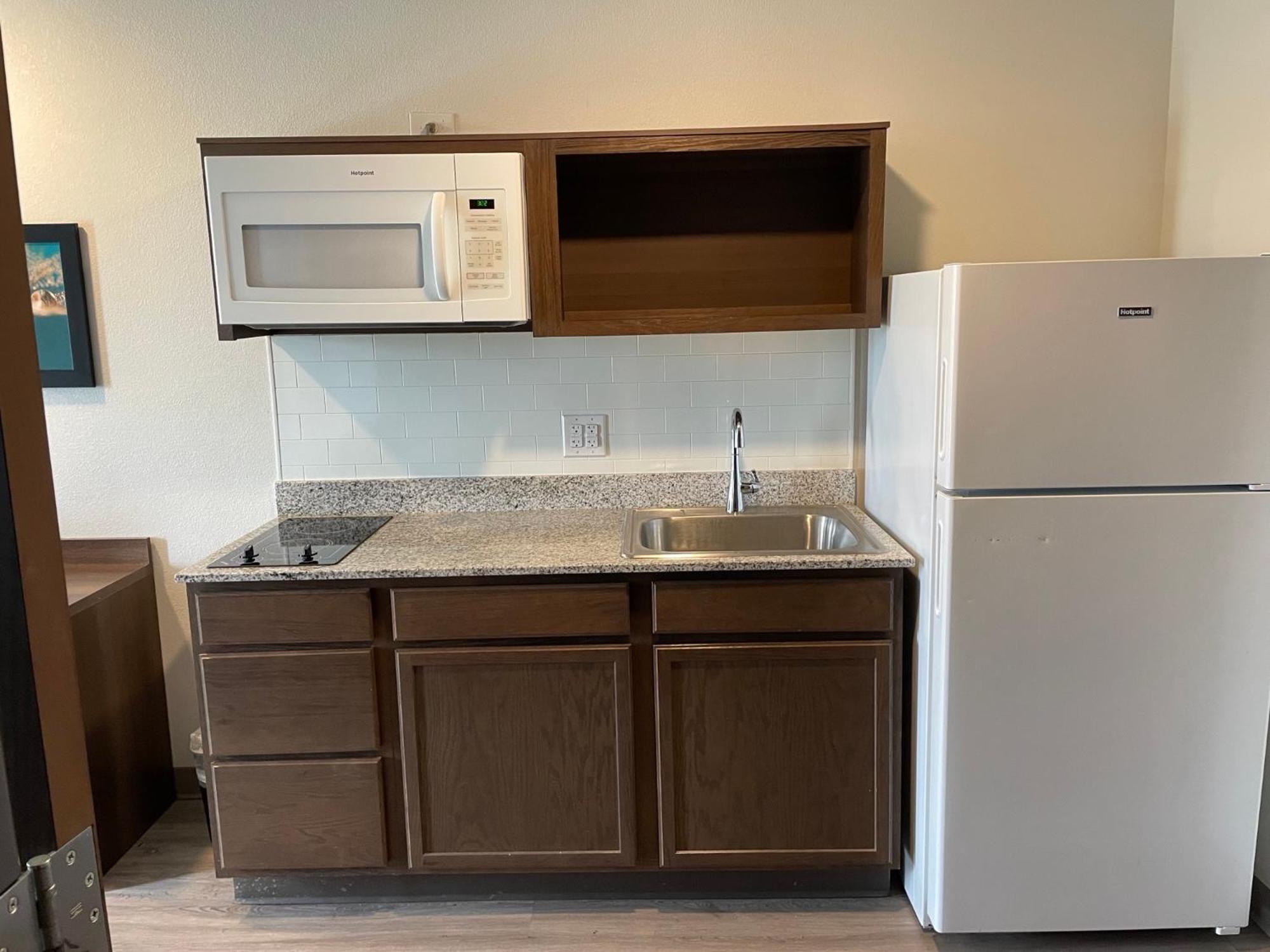 Woodspring Suites Detroit マディソン・ハイツ エクステリア 写真