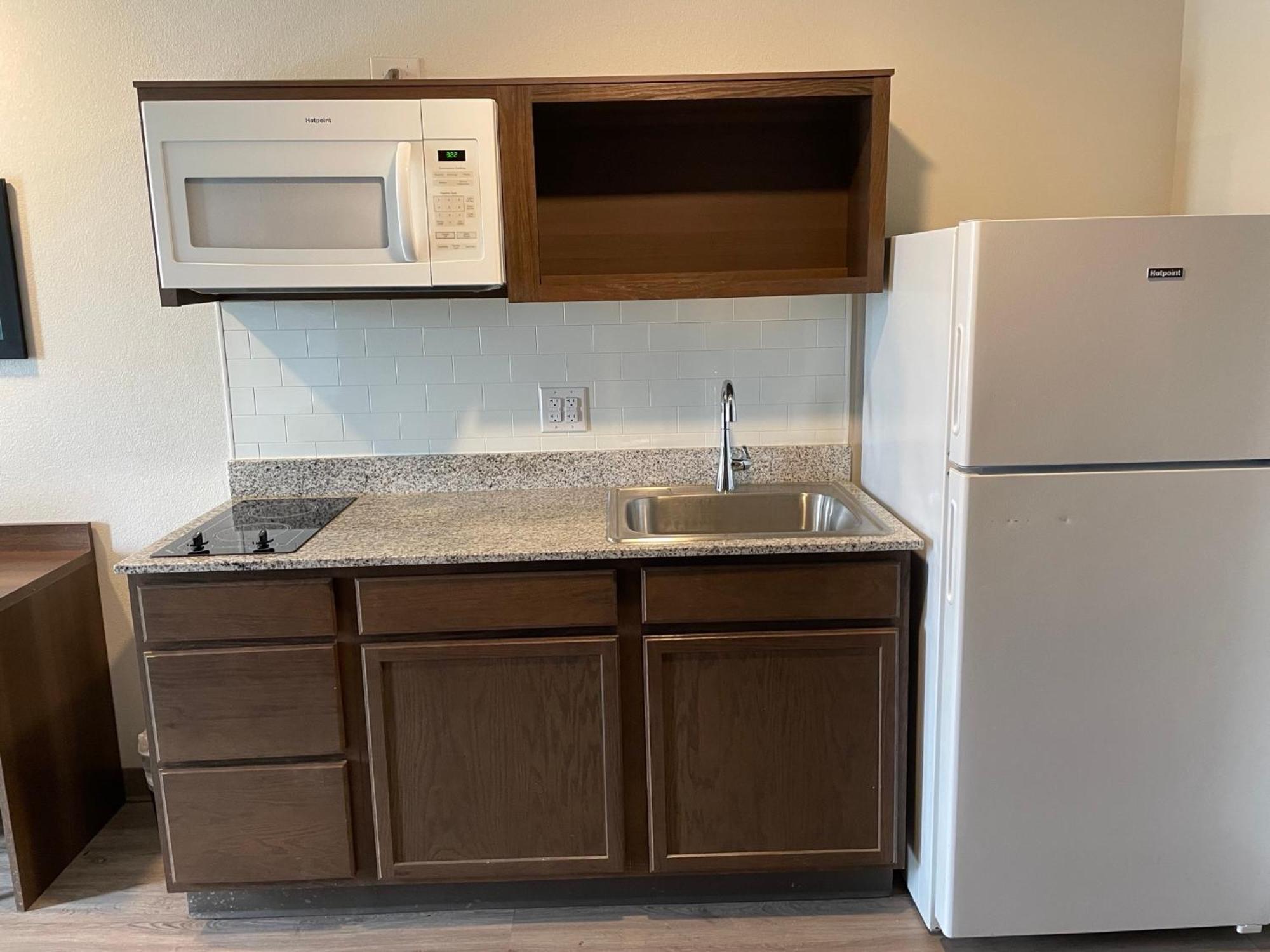 Woodspring Suites Detroit マディソン・ハイツ エクステリア 写真